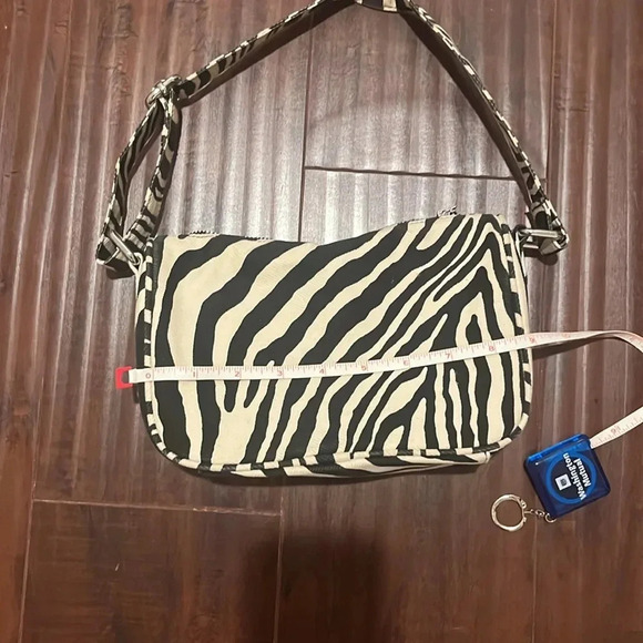 Great condition zebra mini bag - Picture 9 of 10
